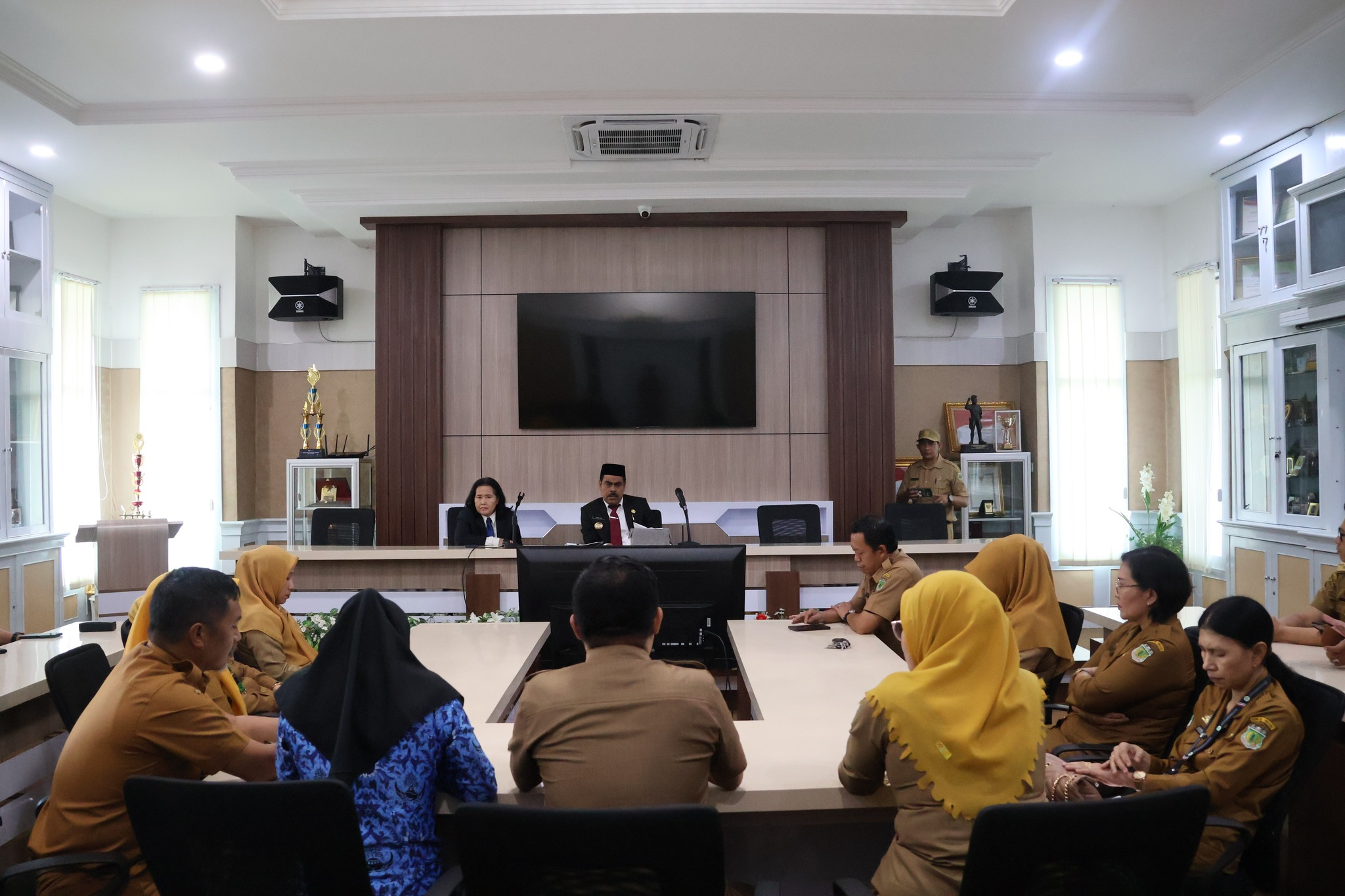 Pj. Bupati Pinrang Pimpin Rapat Persiapan Hari Kesehatan Nasional: Tekankan Pelayanan Prima di Puskesmas