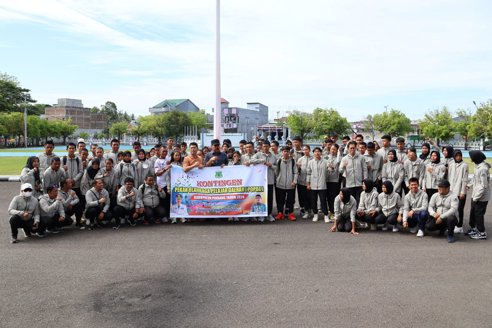 Pj. Bupati Pinrang Lepas Kontingen Pekan Olahraga Pelajar, Berharap Prestasi dan Sportivitas Terjaga