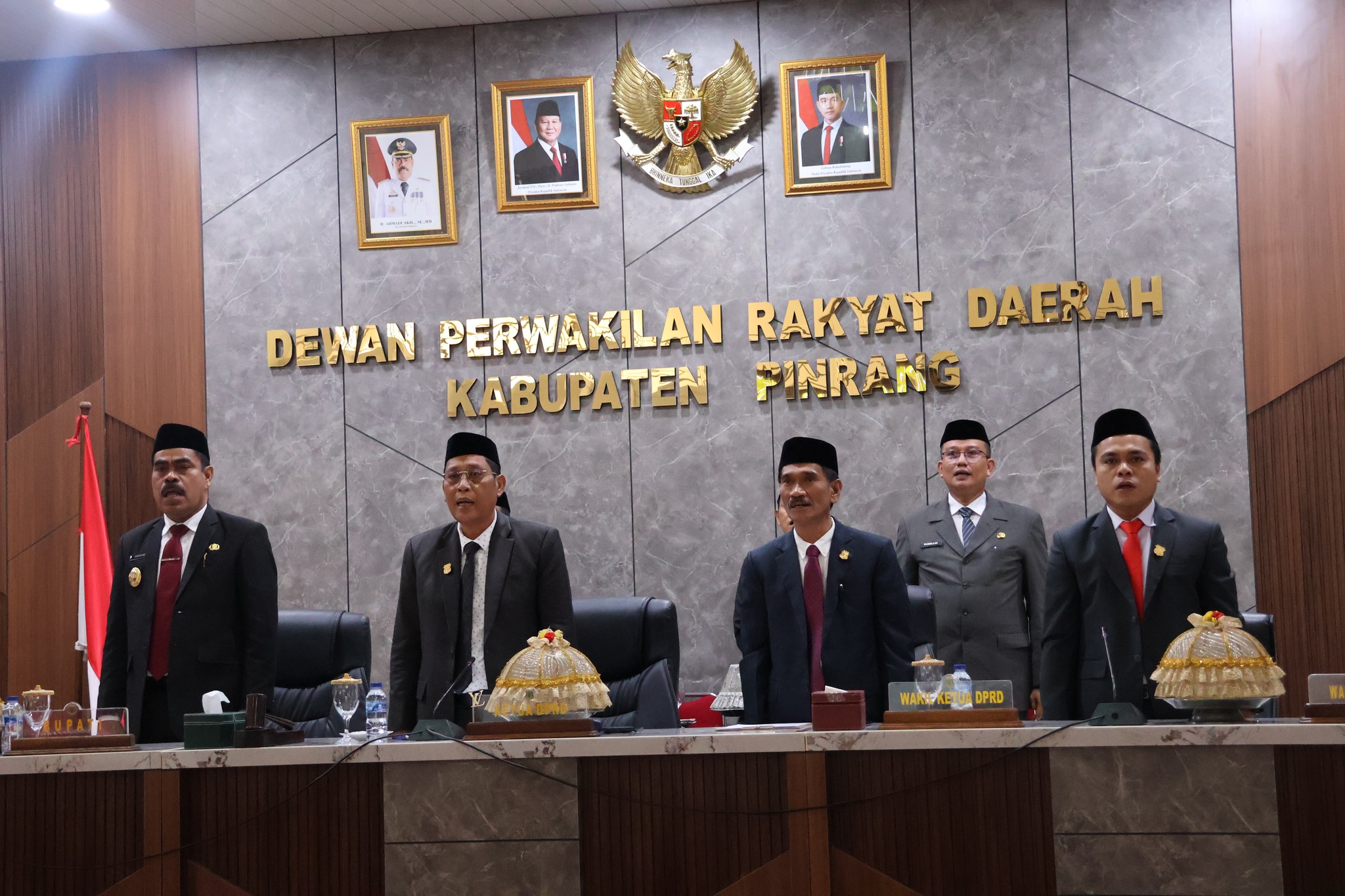 Pj. Bupati Pinrang Hadiri Rapat Paripurna DPRD Dalam Agenda Penetapan Pasangan Bupati dan Wakil Bupati Pinrang Terpilih Periode 2025-2030.