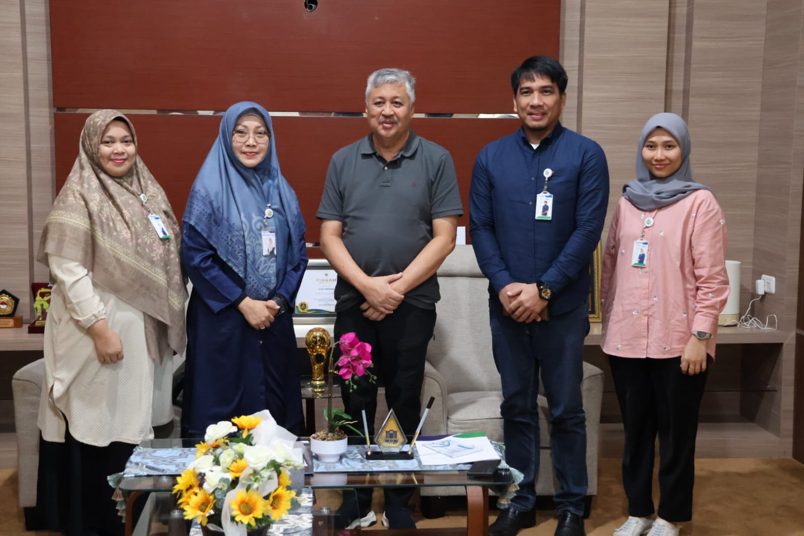 Bupati Pinrang Terima Dua Audiensi, Bahas Jaminan Kesehatan dan Program Makan Bergizi Gratis