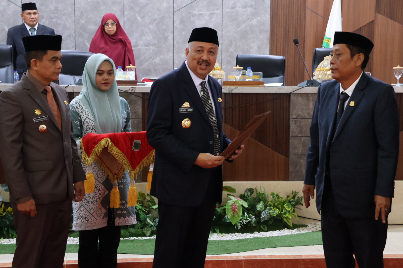 Bupati Pinrang Hadiri Rapat Paripurna DPRD: Terima Rekomendasi LKPJ TA 2024