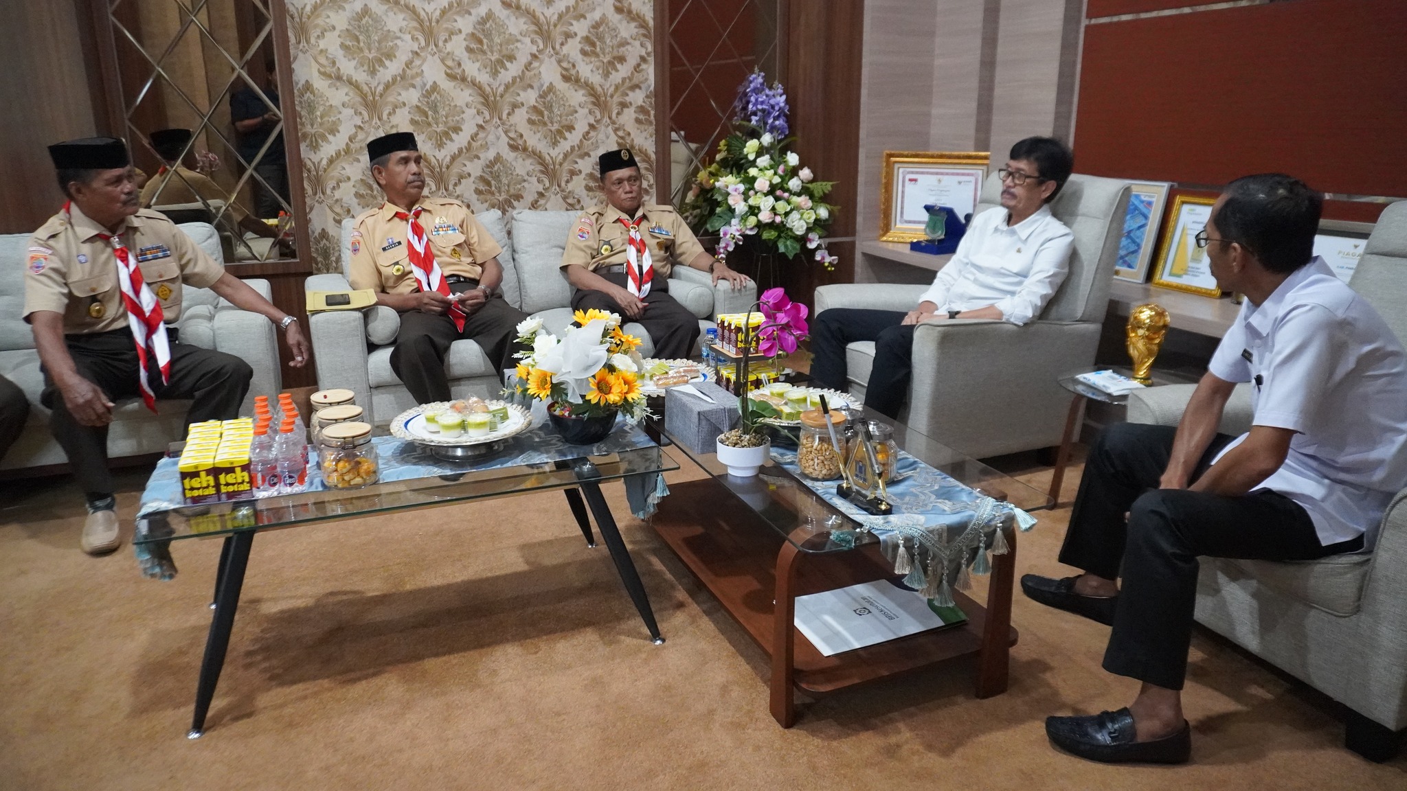 Sekda Pinrang Terima Audiensi Kwarcab Pramuka, Dukung Penuh Muscab Mendatang