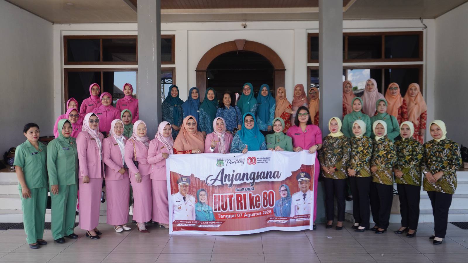 Pemkab Pinrang & Organisasi Wanita Gelar Anjangsana Sambut HUT RI ke-80: Wujud Nyata Kepedulian dan Semangat Kemerdekaan