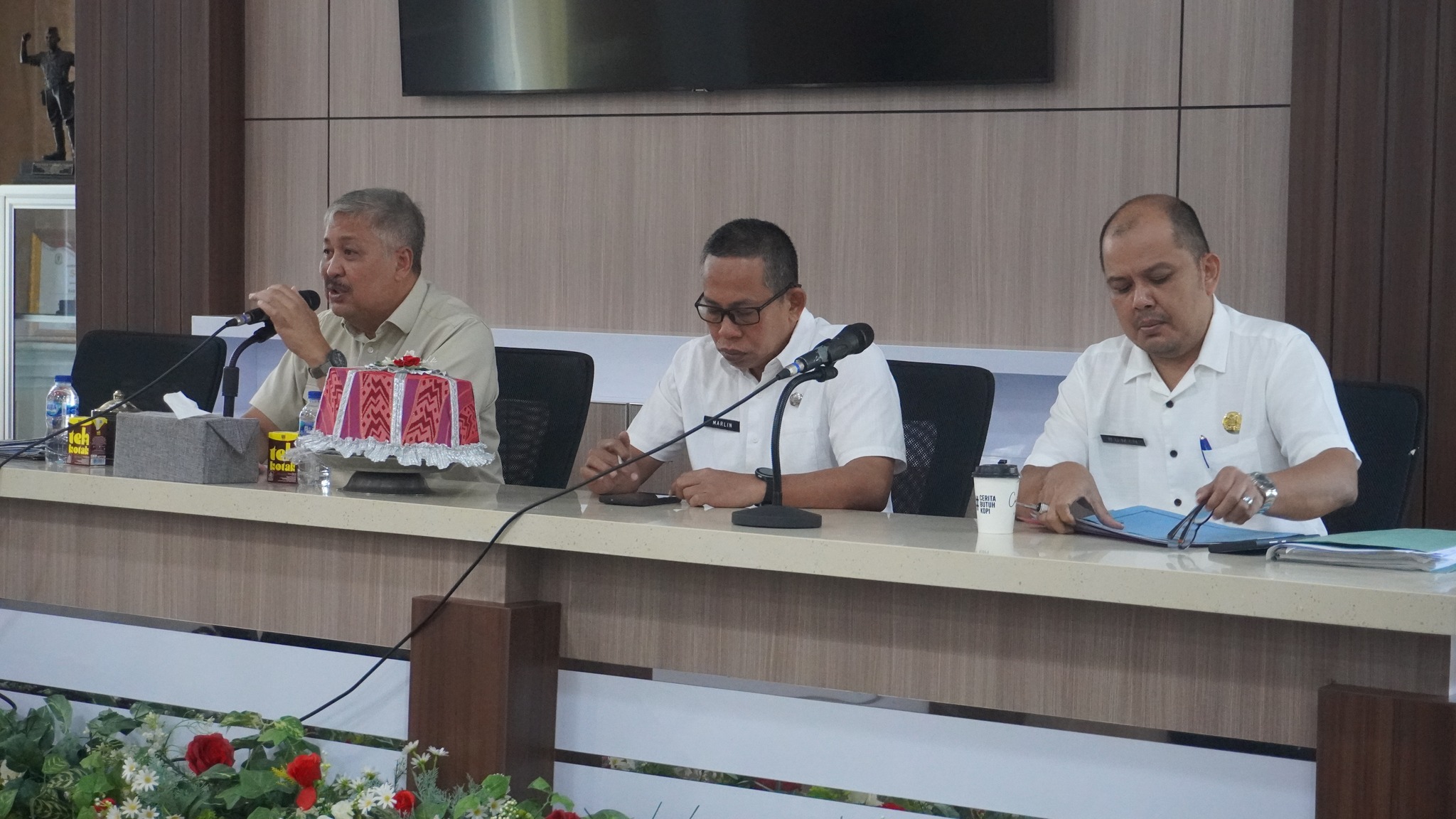 Bupati Pinrang Pimpin Rapat Koordinasi dengan Camat, Tekankan Evaluasi Pembangunan dan Keberlanjutan Semangat HUT RI ke-80