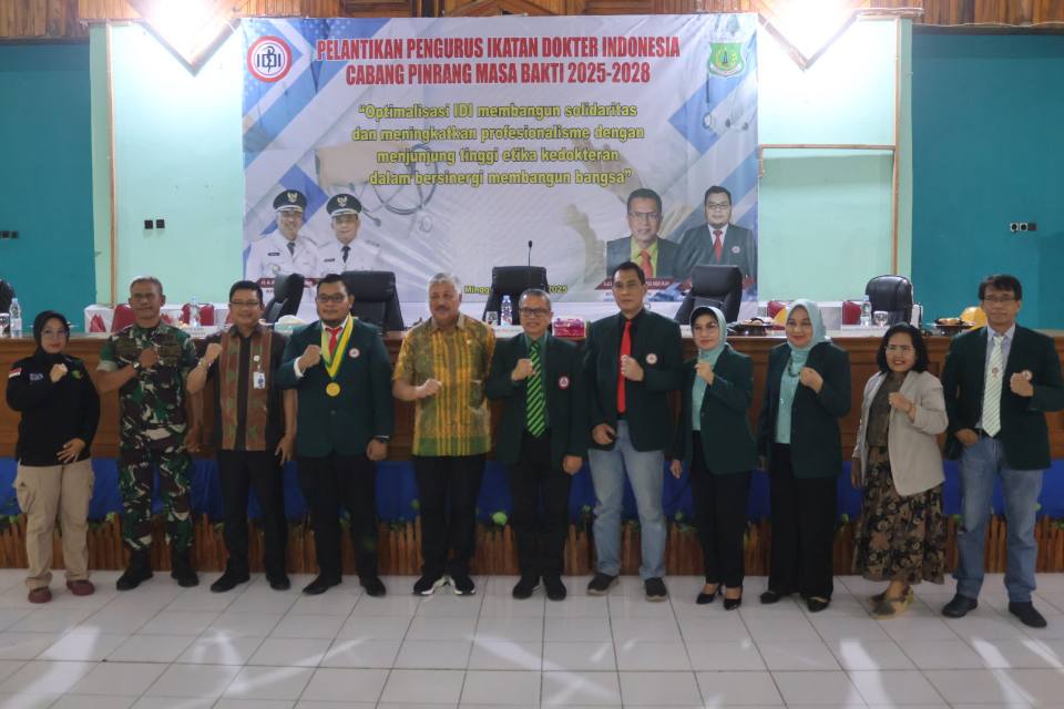 Bupati Pinrang Tegaskan: Layani Pasien Terlebih Dahulu, Administrasi Bisa Menyusul