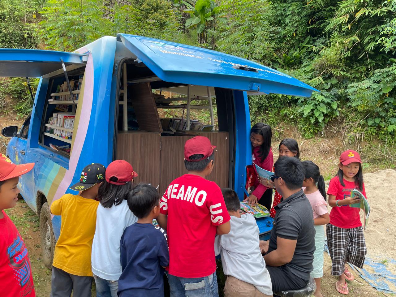 Perpustakaan Keliling Dispusipda Pinrang Hadir di Kegiatan Desa Literasi Pasang Lambek