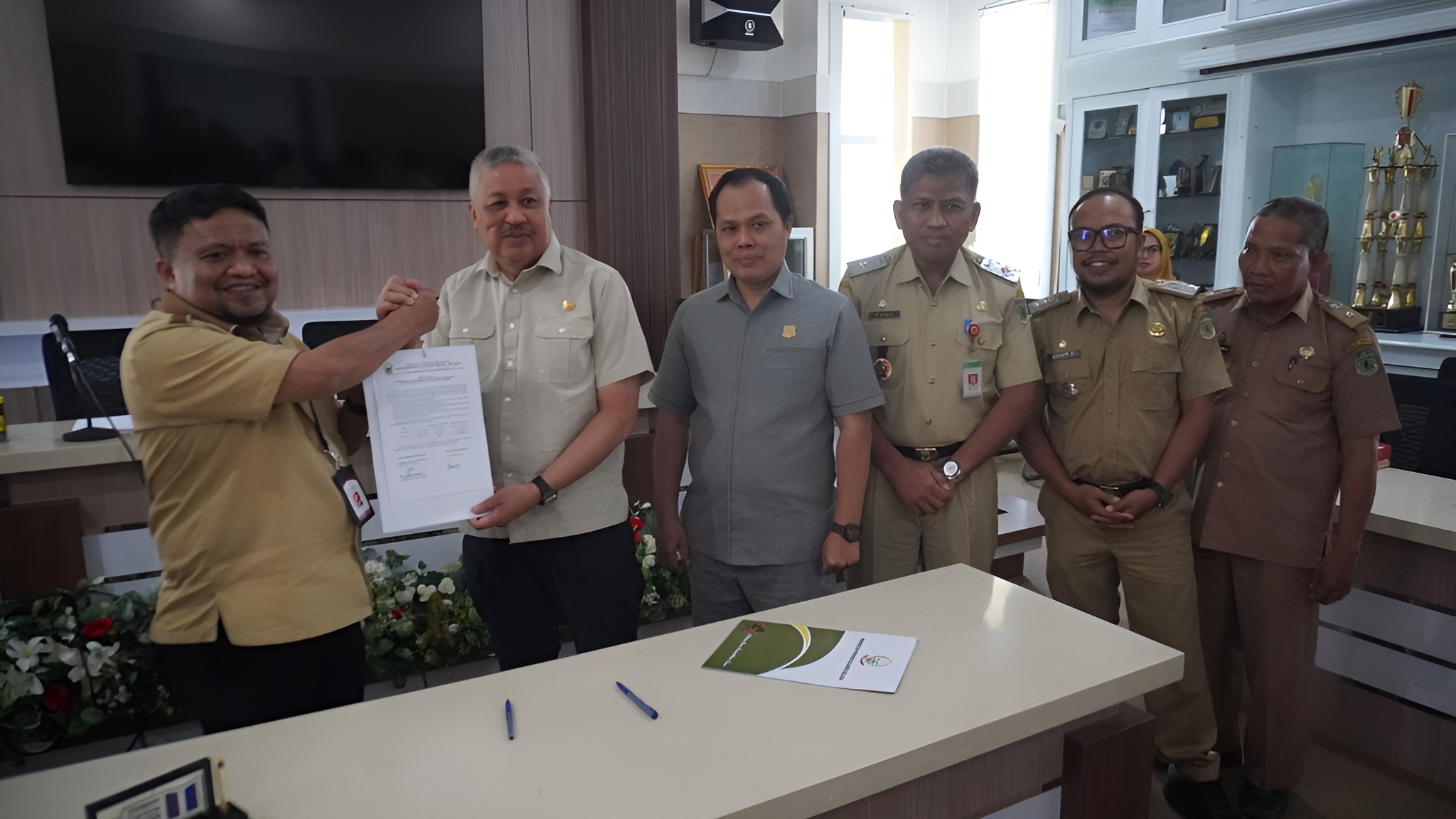 Desa Sempang Selangkah Lagi Definitif, Pemkab Pinrang Terima Kode Registrasi