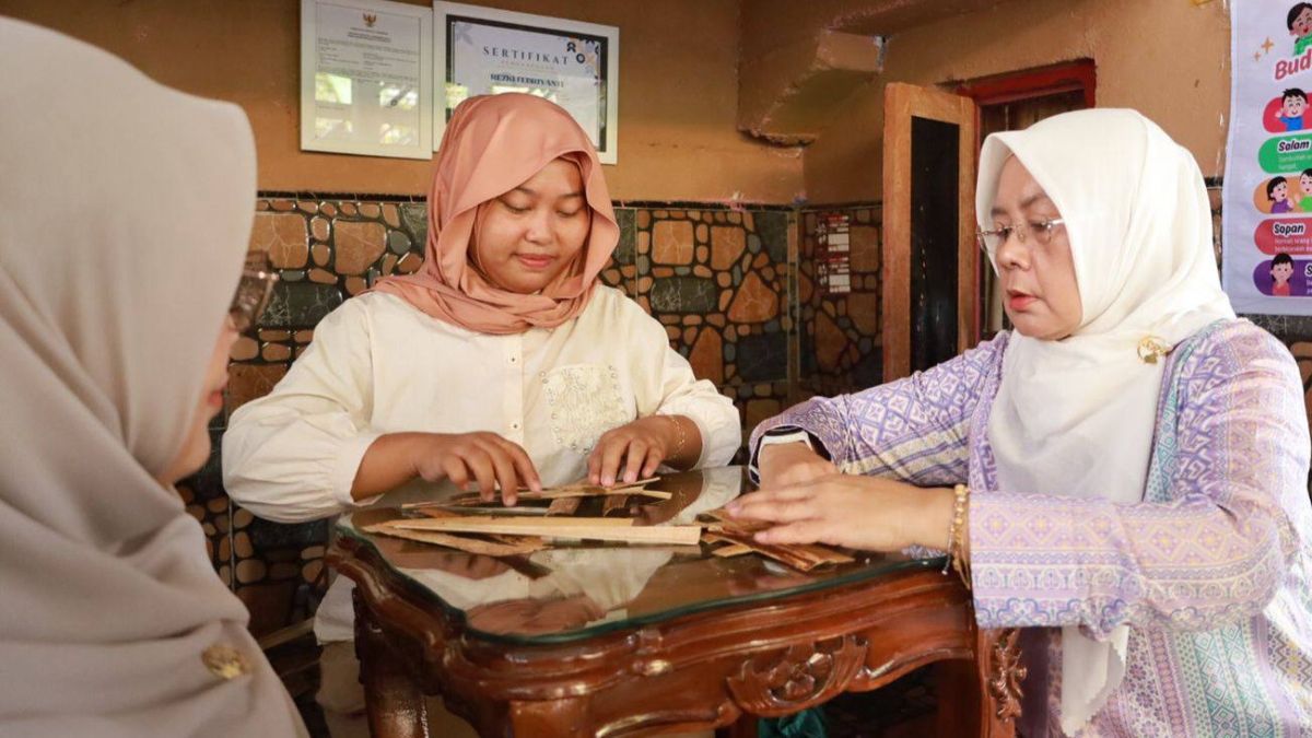 Dekranasda Pinrang Pacu Transformasi Limbah Pisang Jadi Kriya Unggulan