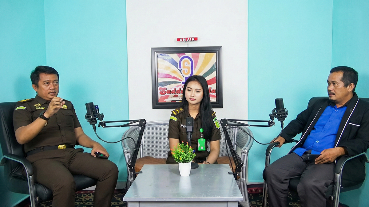 Menjemput Keadilan Berhati Nurani: Kejari Pinrang Kupas Tuntas Wajah Baru Hukum Indonesia Lewat Podcast “Jaksa Menyapa”