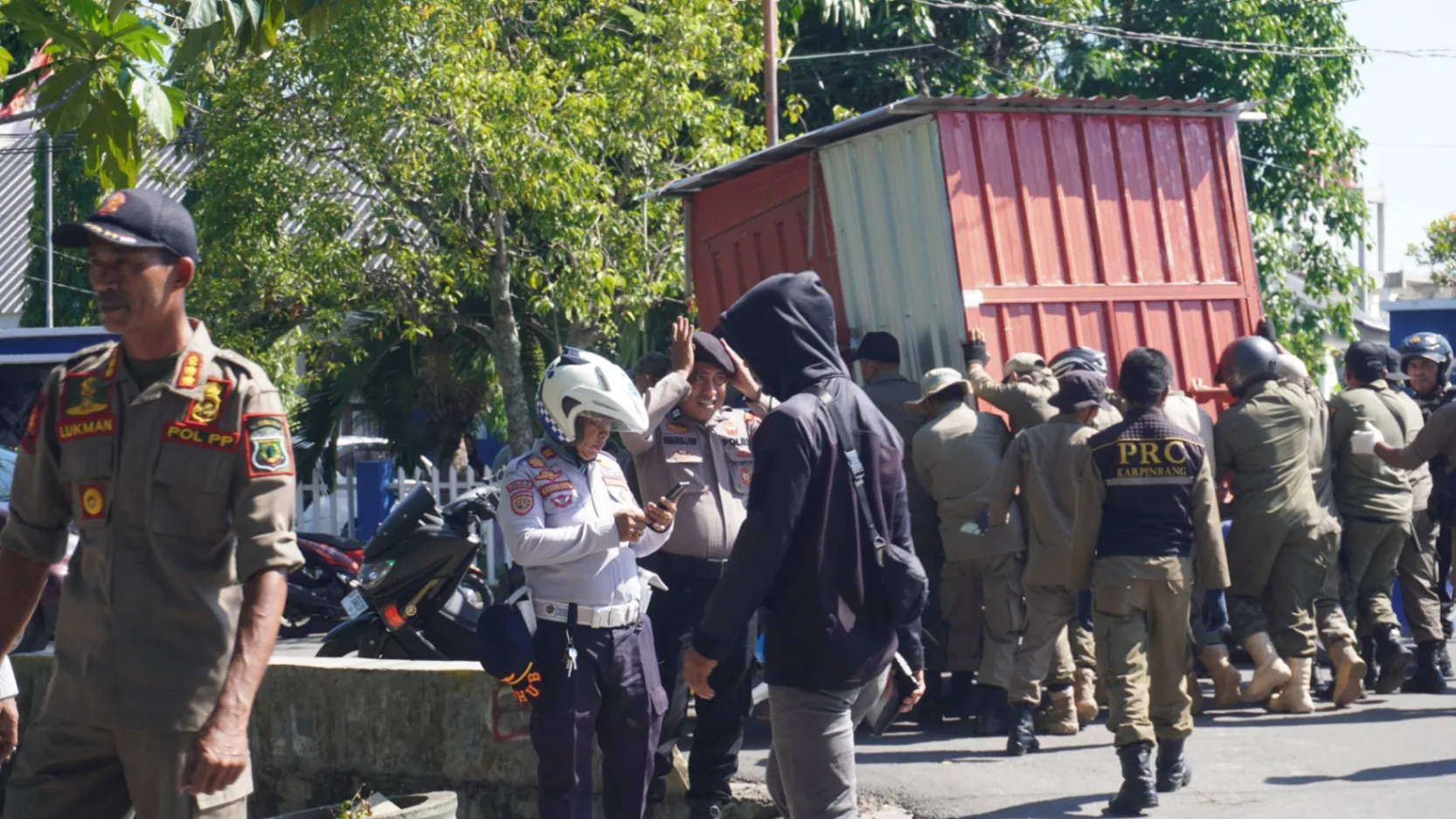 Pemkab Pinrang Mulai Tertibkan PKL di Jalan Utama, Utamakan Pendekatan Humanis