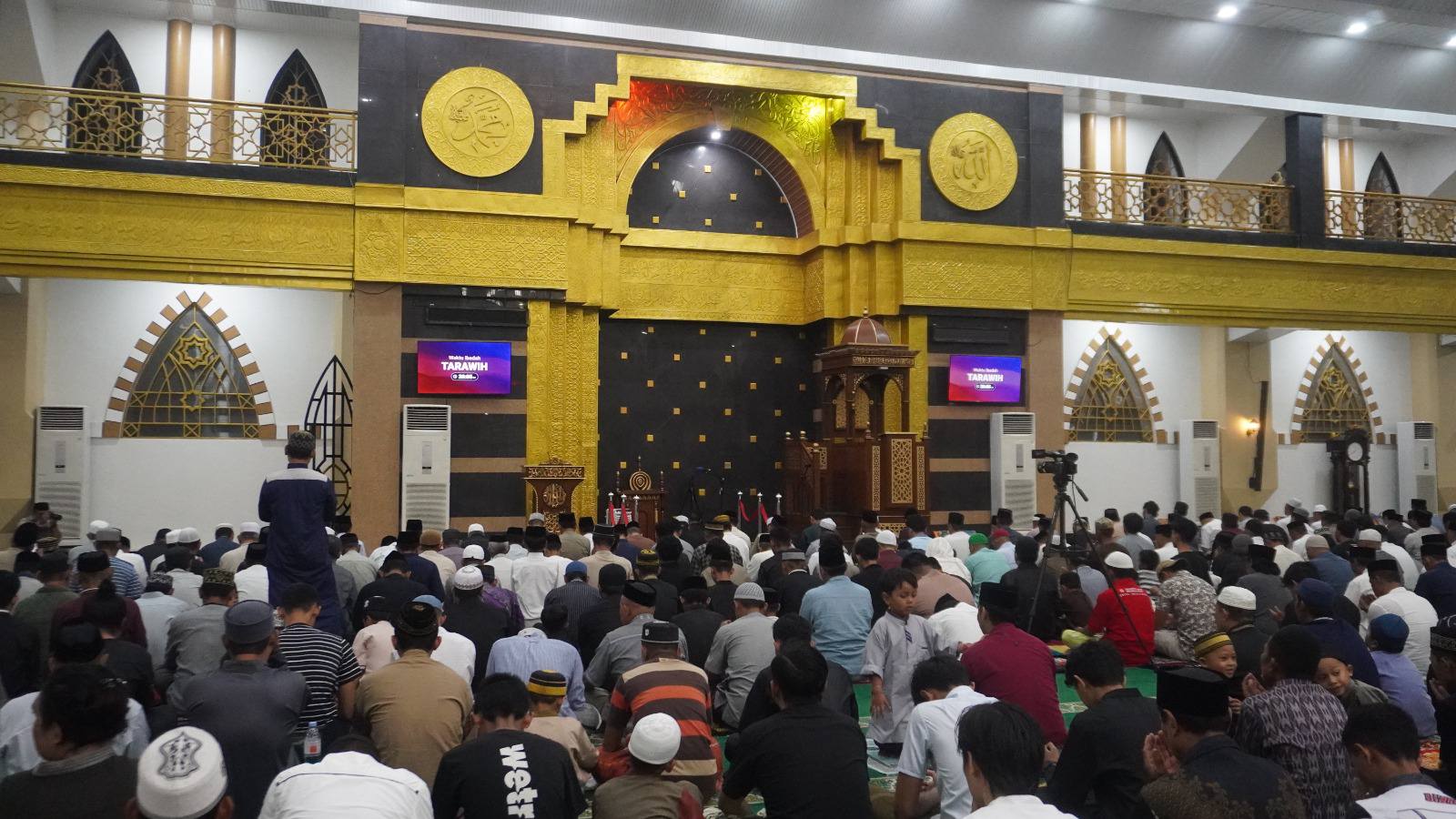 Pesan Teduh Tarawih Perdana: Bupati Pinrang Ajak Warga Perkuat Kepedulian Sosial hingga Singgung Bantuan Tepat Sasaran